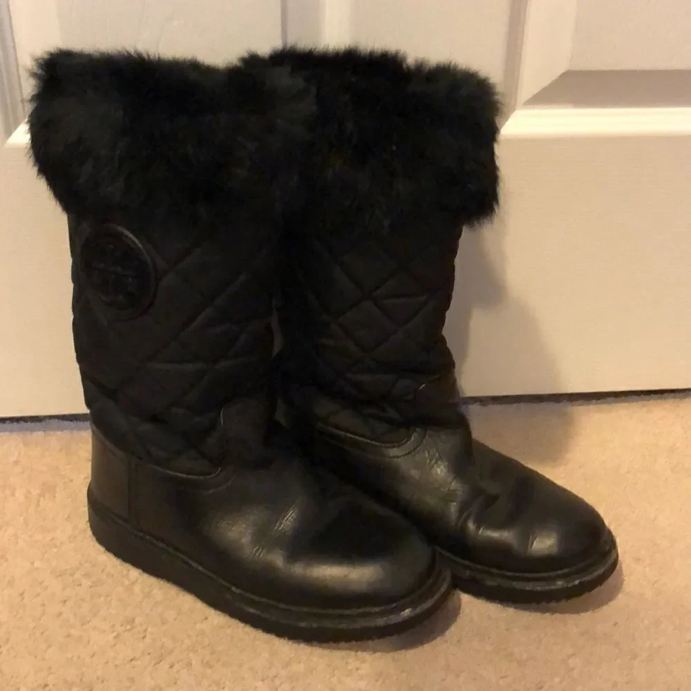 Tory Burch Black Leather & Fur Winter Ankle Boots - Size 6